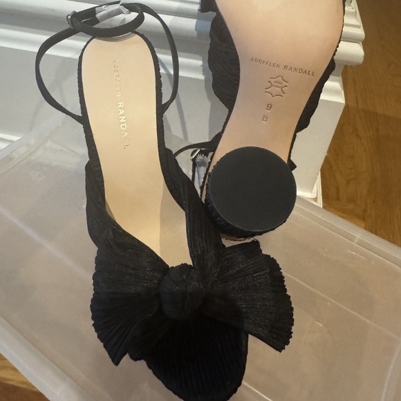 Loeffler Randall Camellia White, Blue and Black Pleated Bow Heel Size 9B All. - Picture 7 of 12